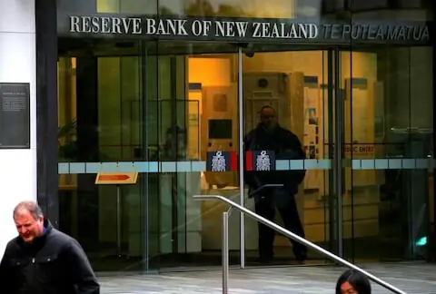 New Zealand Central Bank Warns Higher Oil Prices Could Push Up Inflation